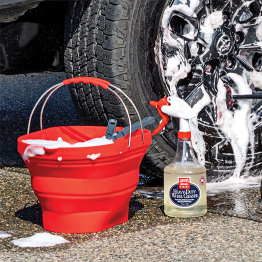 Griots Garage Collapsible Silicone Wash Bucket 2 1/2 Gallons