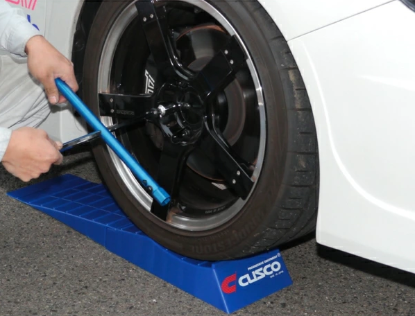 Cusco Jack Assist Car Ramp Low Down Slope Type - Pair