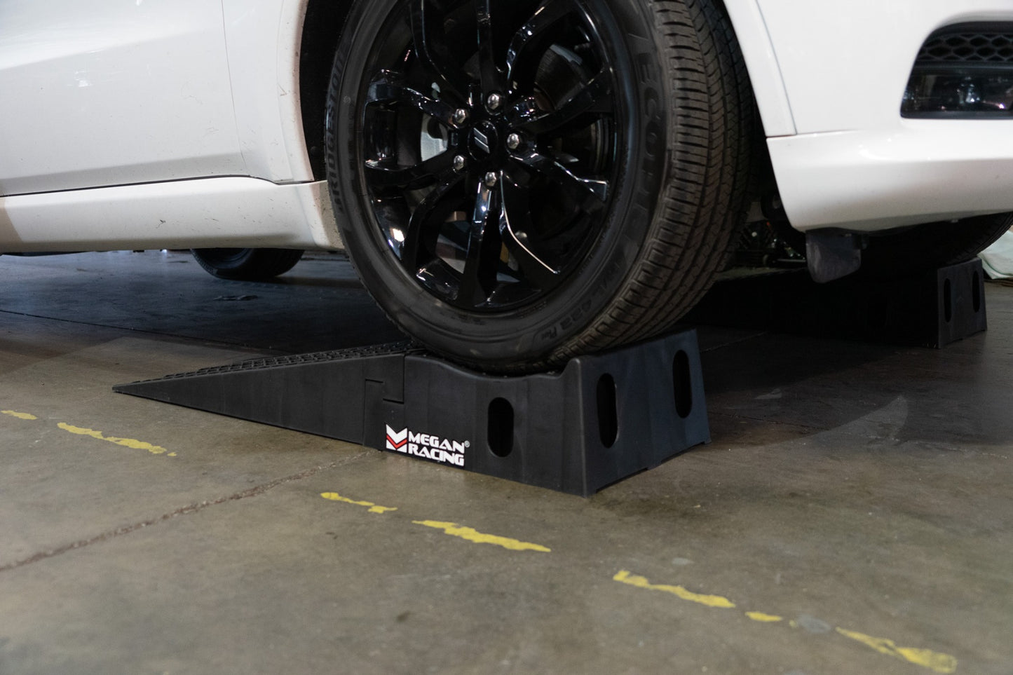 Megan Jack Assist Low Profile Car 2-Piece Ramp / LARGE - Pair