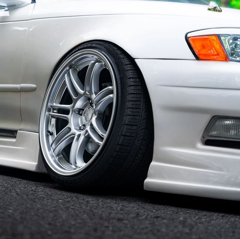 Kansei K17H Seven 18x10.5in +22 5x114.3 - Hyper Silver Wheel